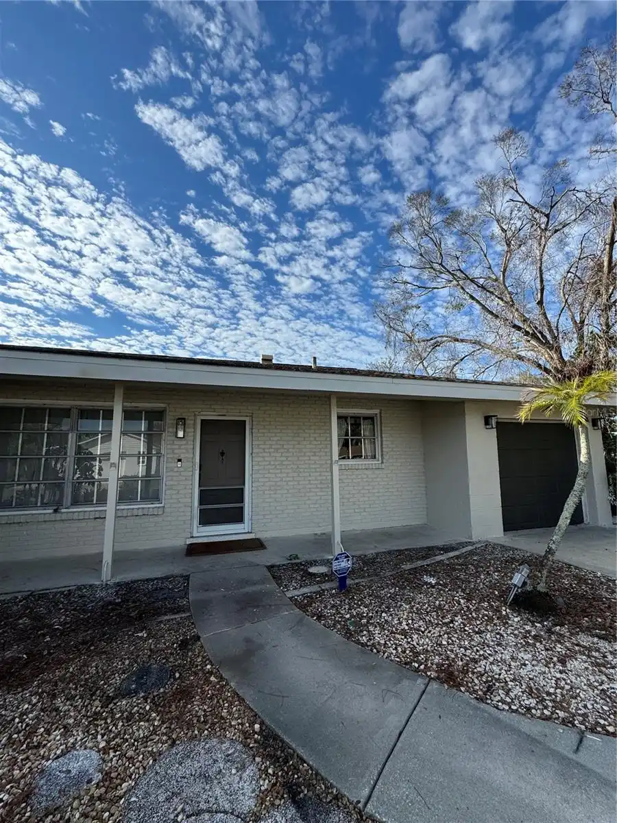 Listing Photo 11