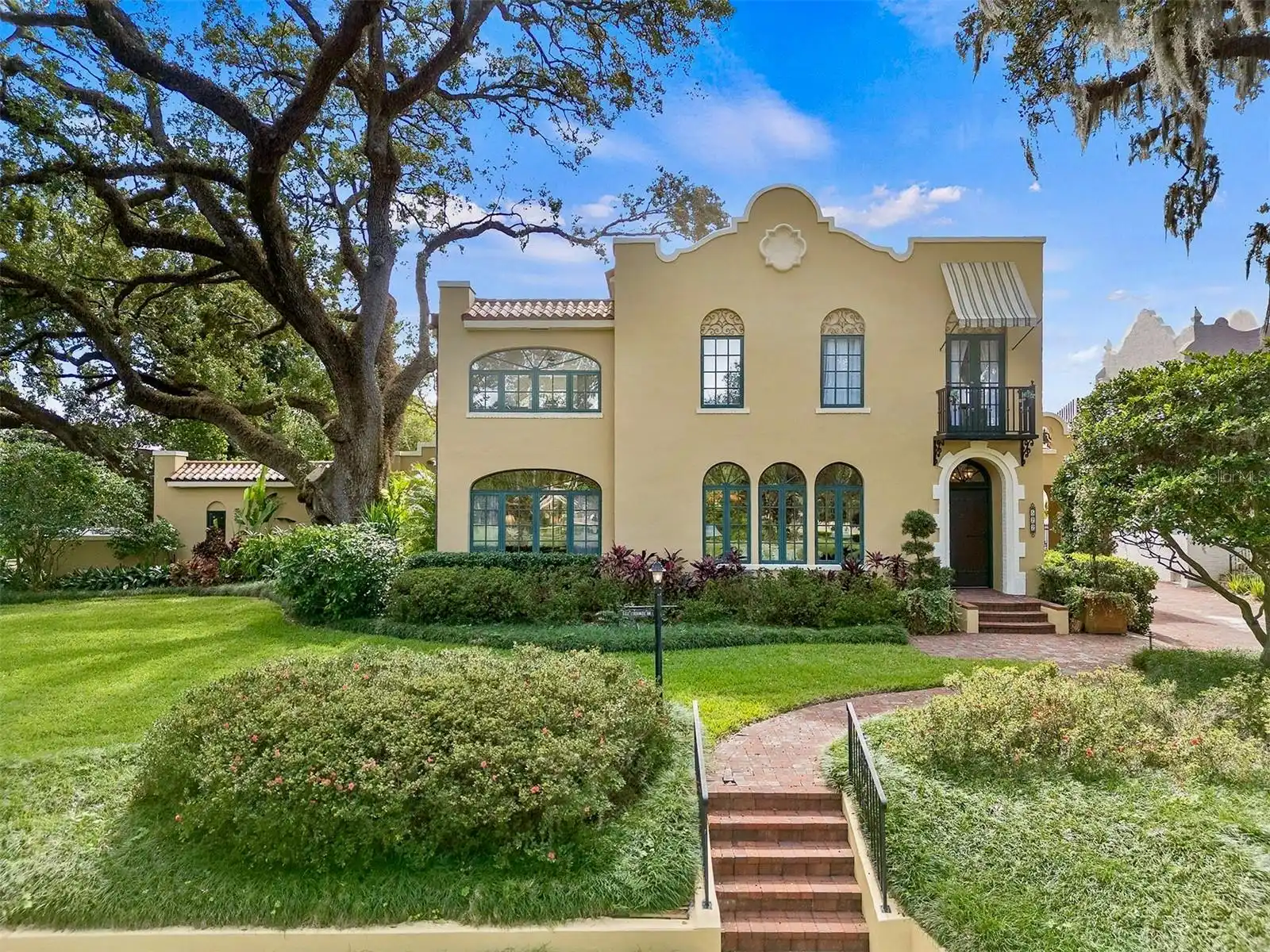 4BR, Home, 3BA, $2,100,000
Read More