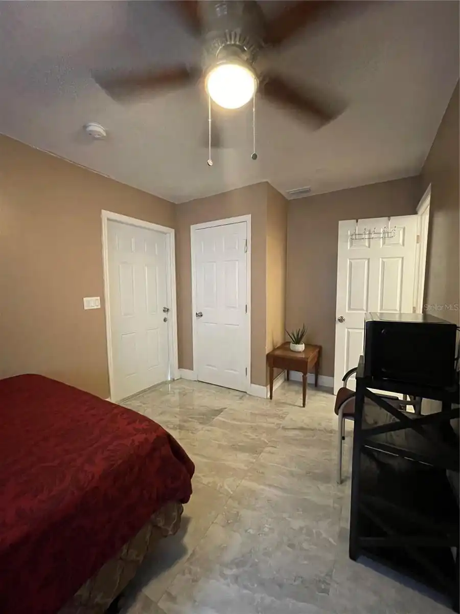 Listing Photo 11