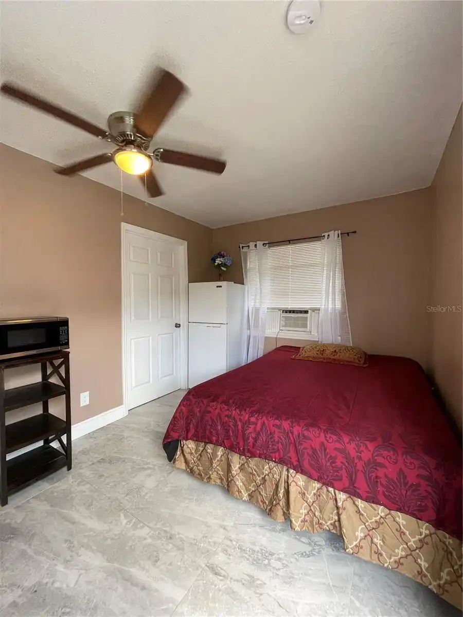Listing Photo 8