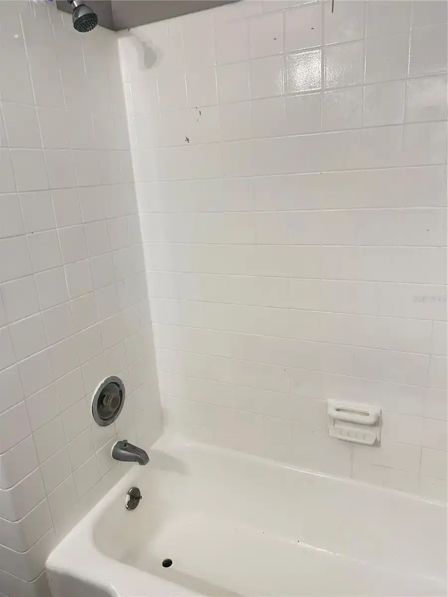 Listing Photo 12