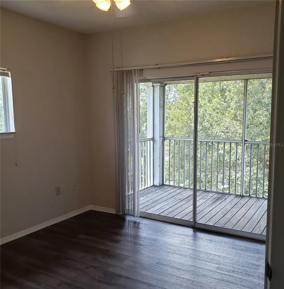 Listing Photo 9