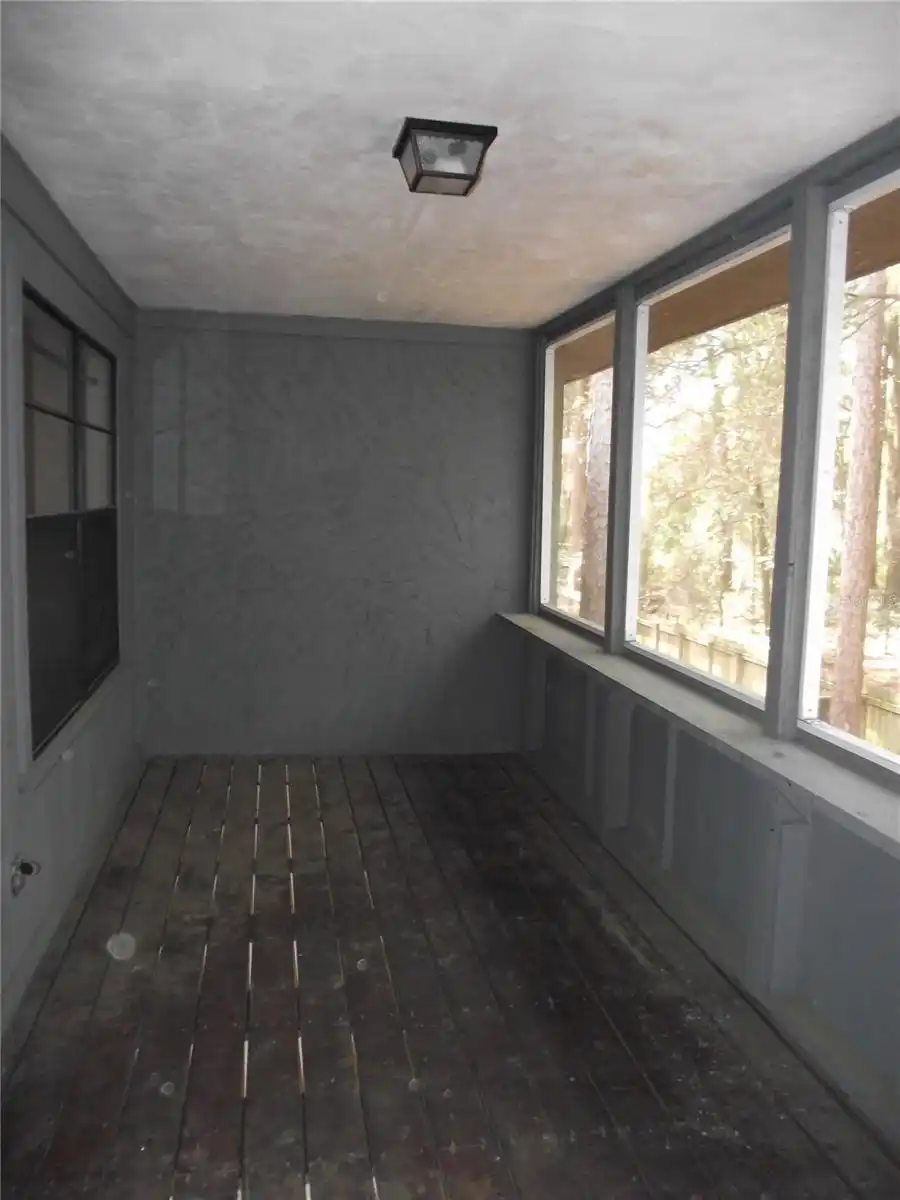 Listing Photo 17