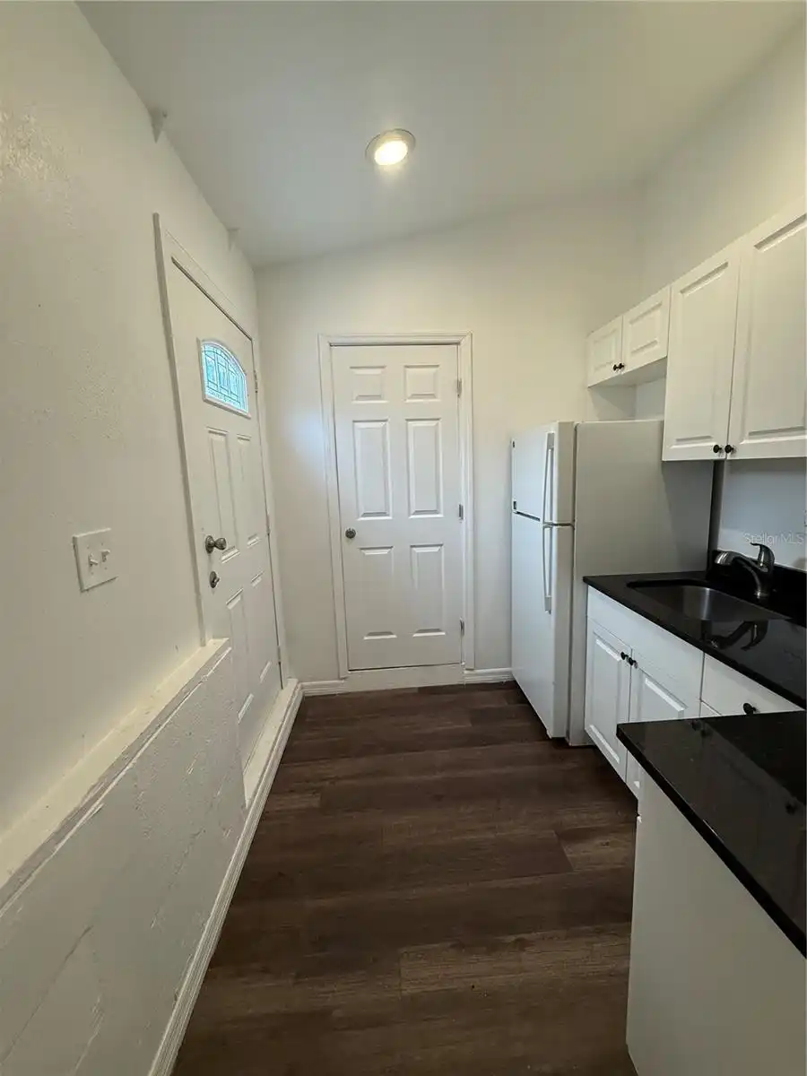 Listing Photo 8