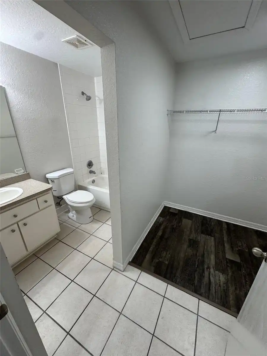 Listing Photo 12