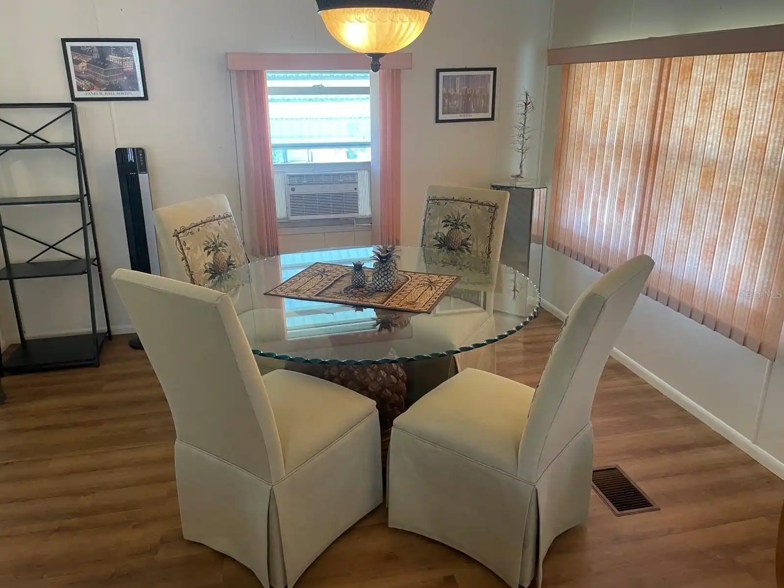 Listing Photo 8