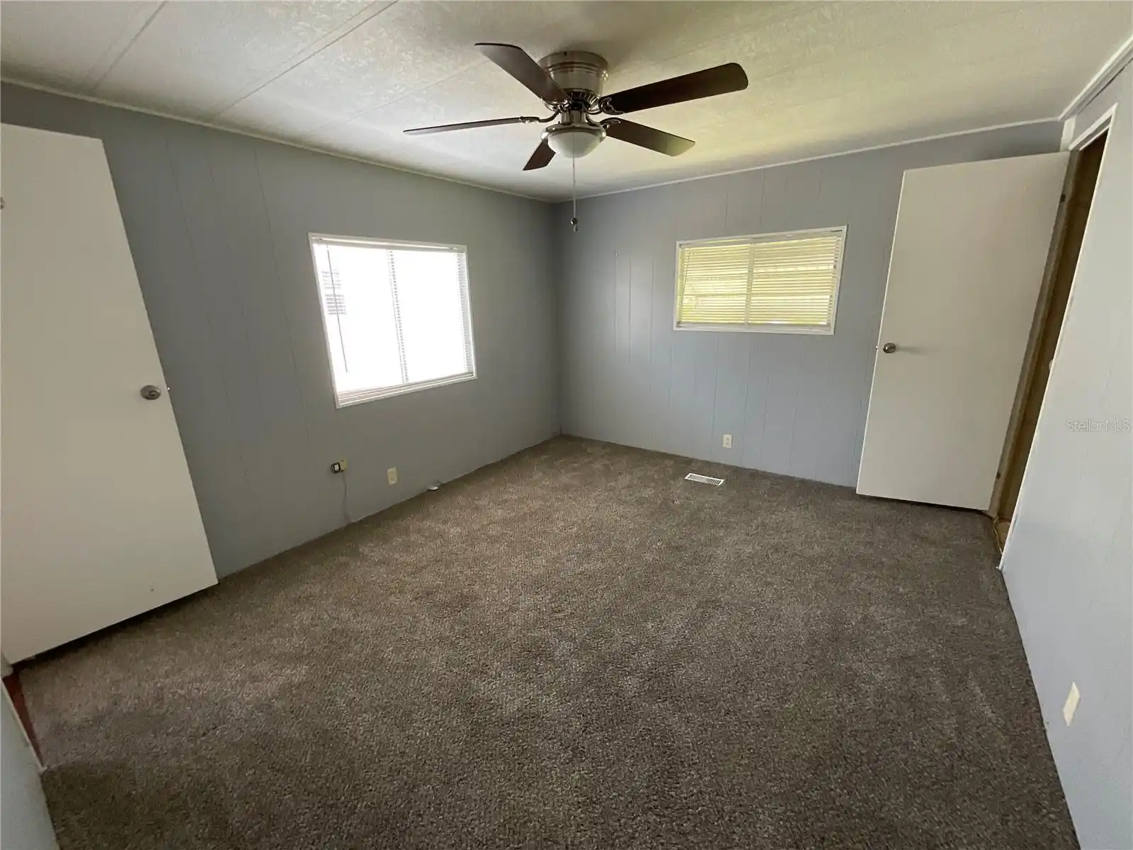 Listing Photo 12
