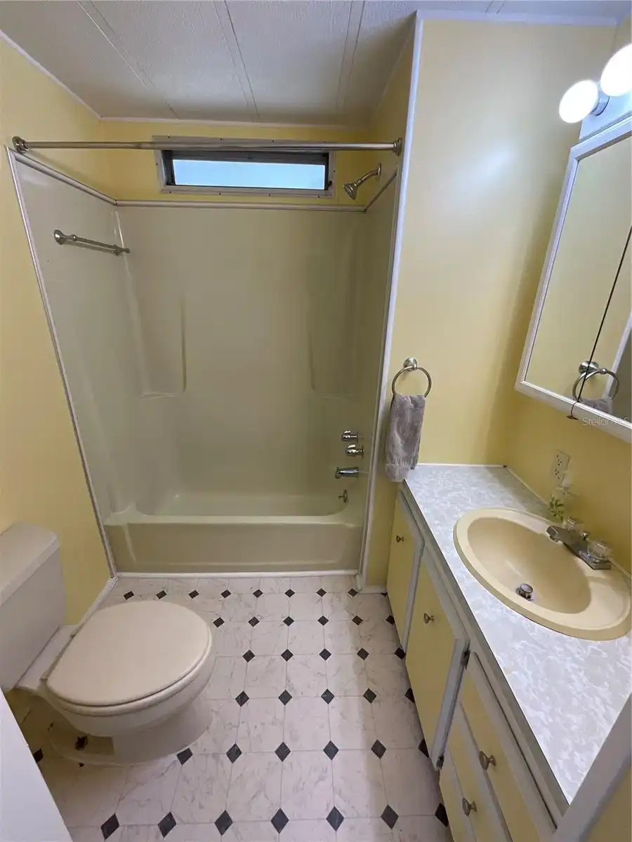 Listing Photo 11