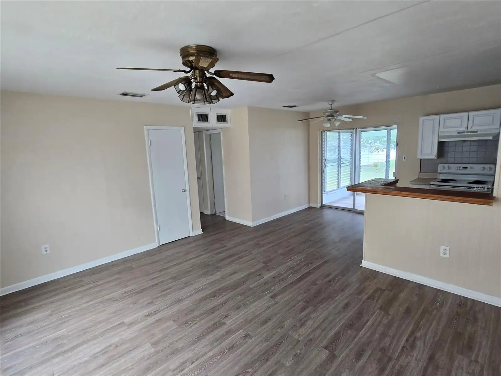 Listing Photo 8