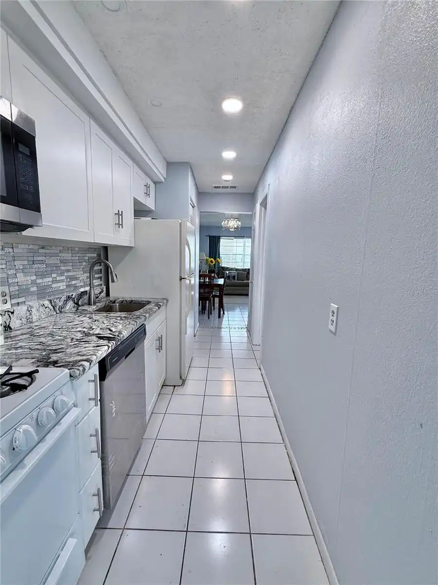 Listing Photo 9