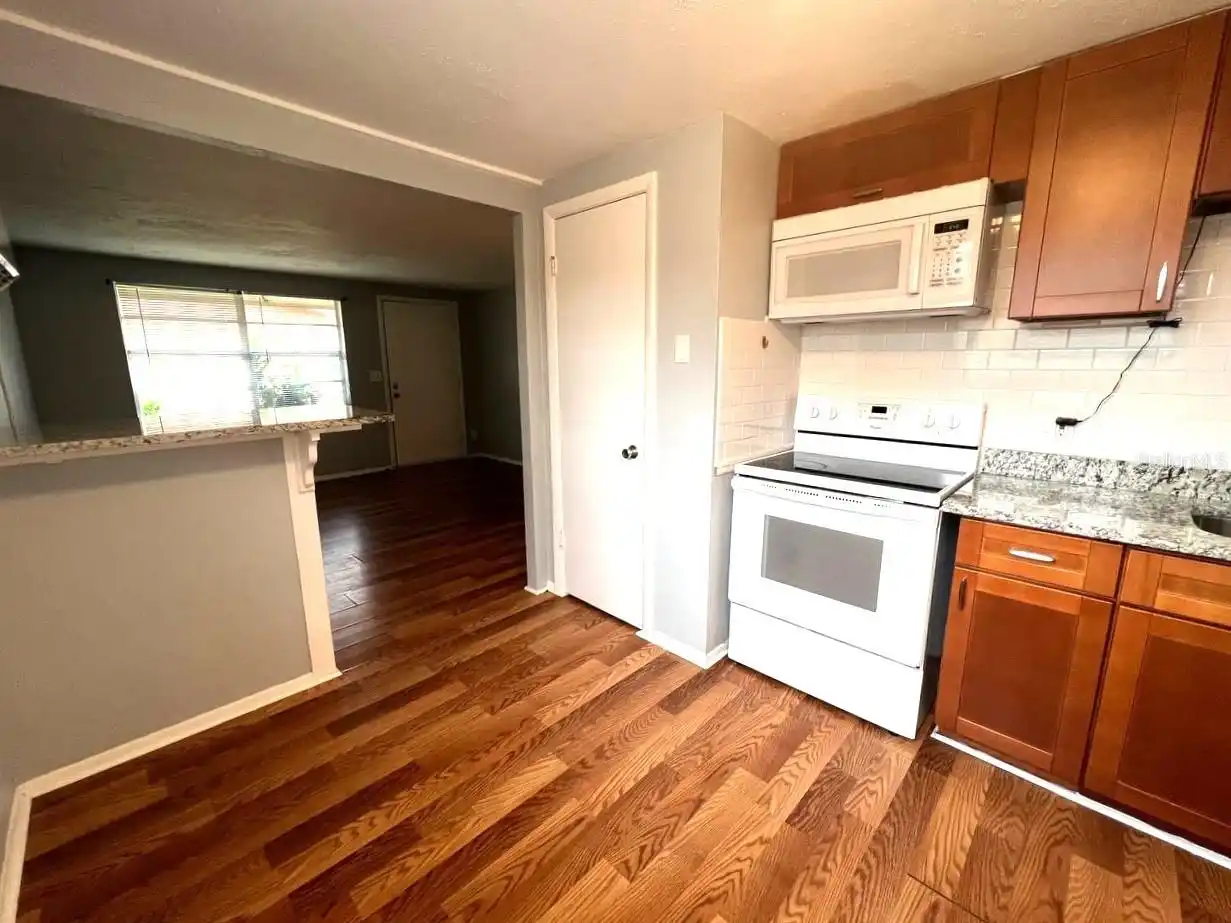 Listing Photo 7