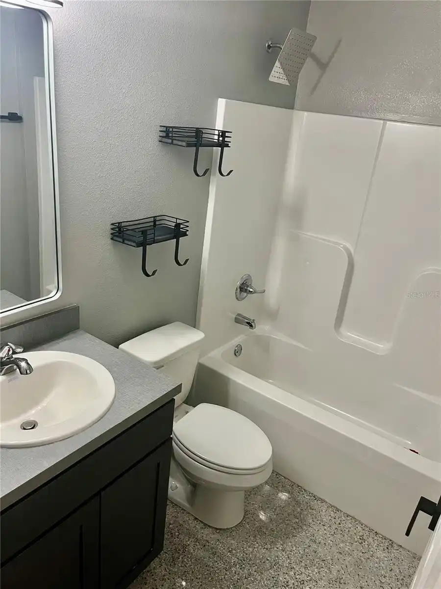 Listing Photo 16