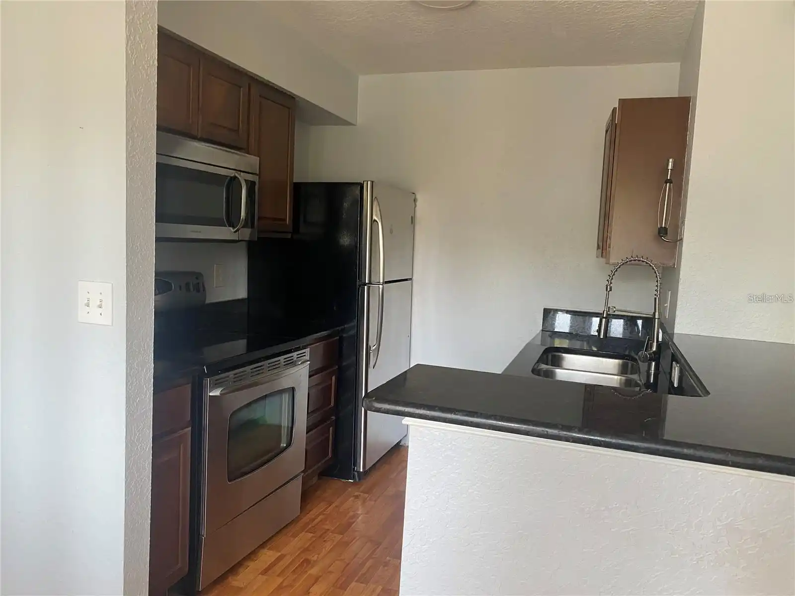 Listing Photo 12