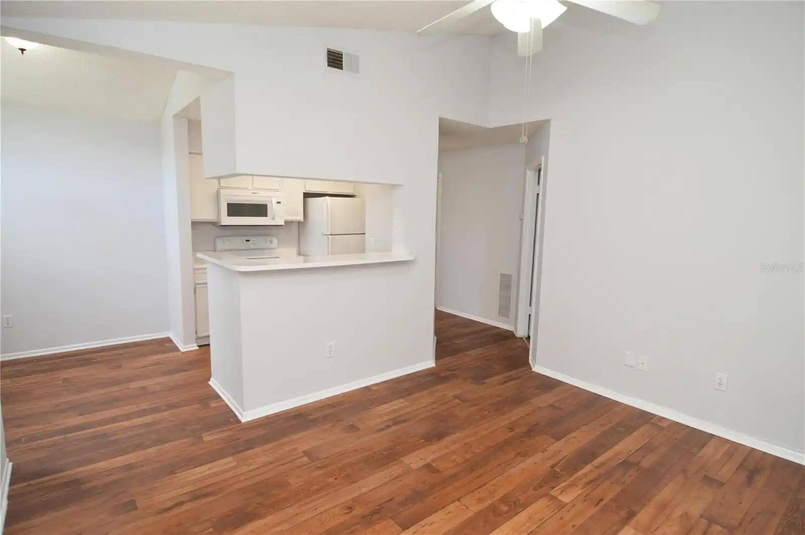Listing Photo 8
