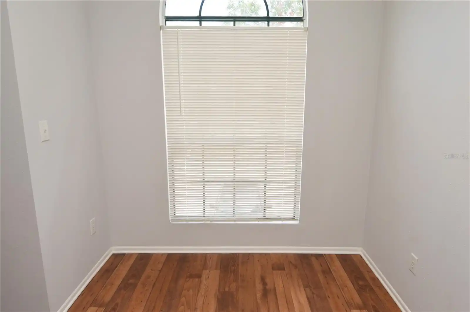 Listing Photo 12