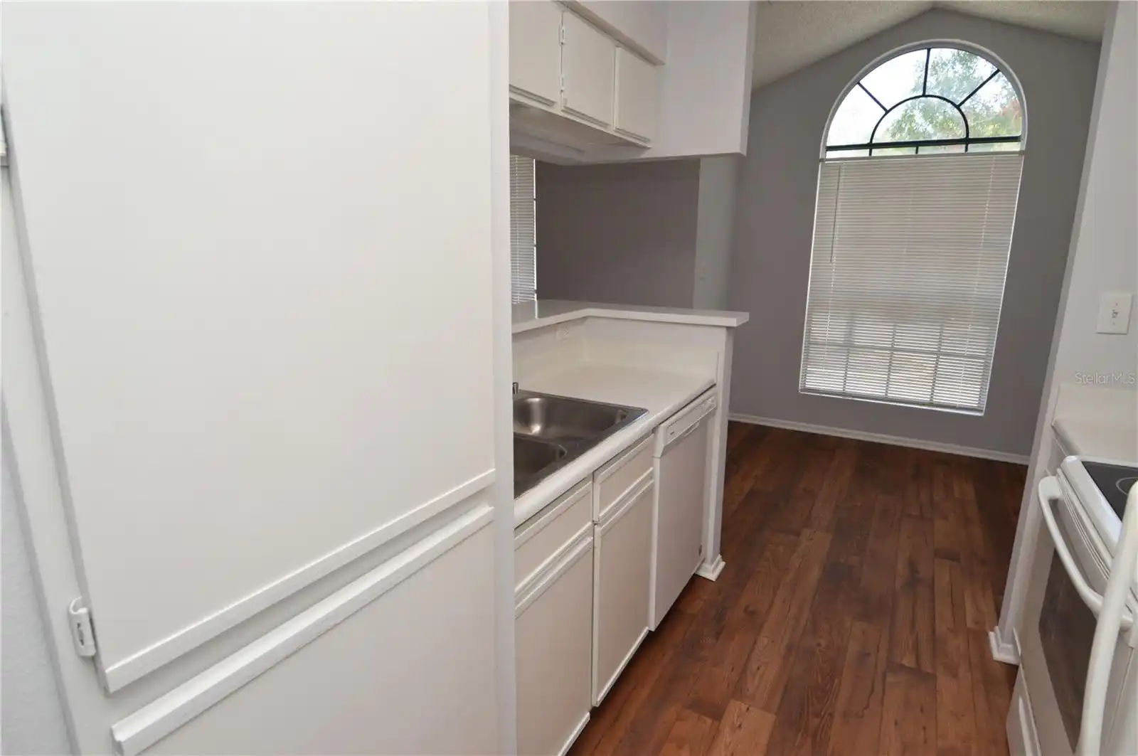 Listing Photo 11