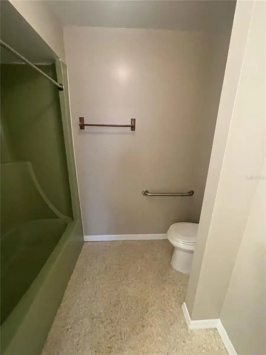 Listing Photo 17