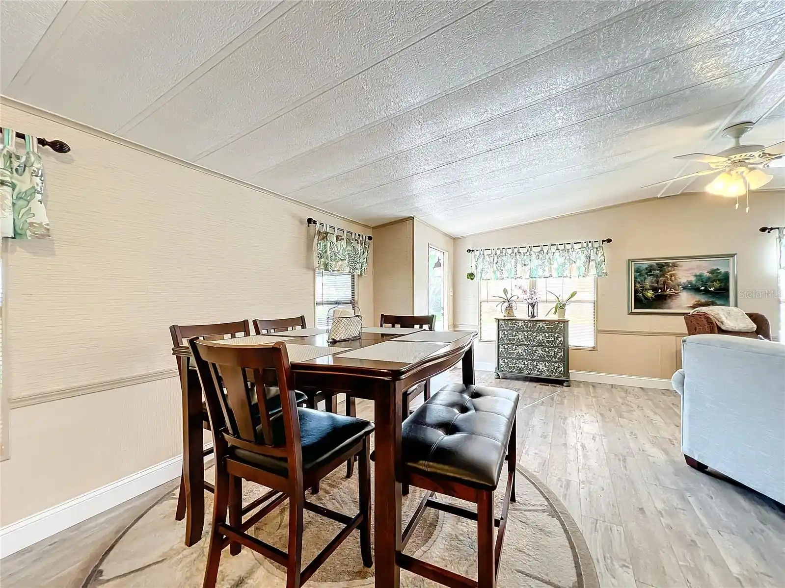 Listing Photo 11