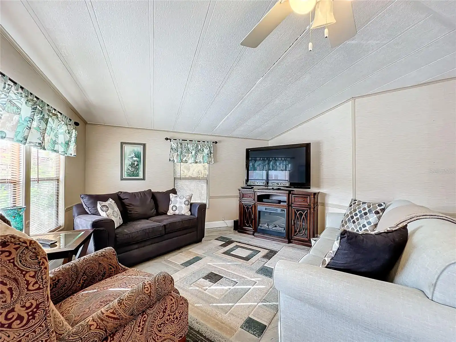 Listing Photo 8