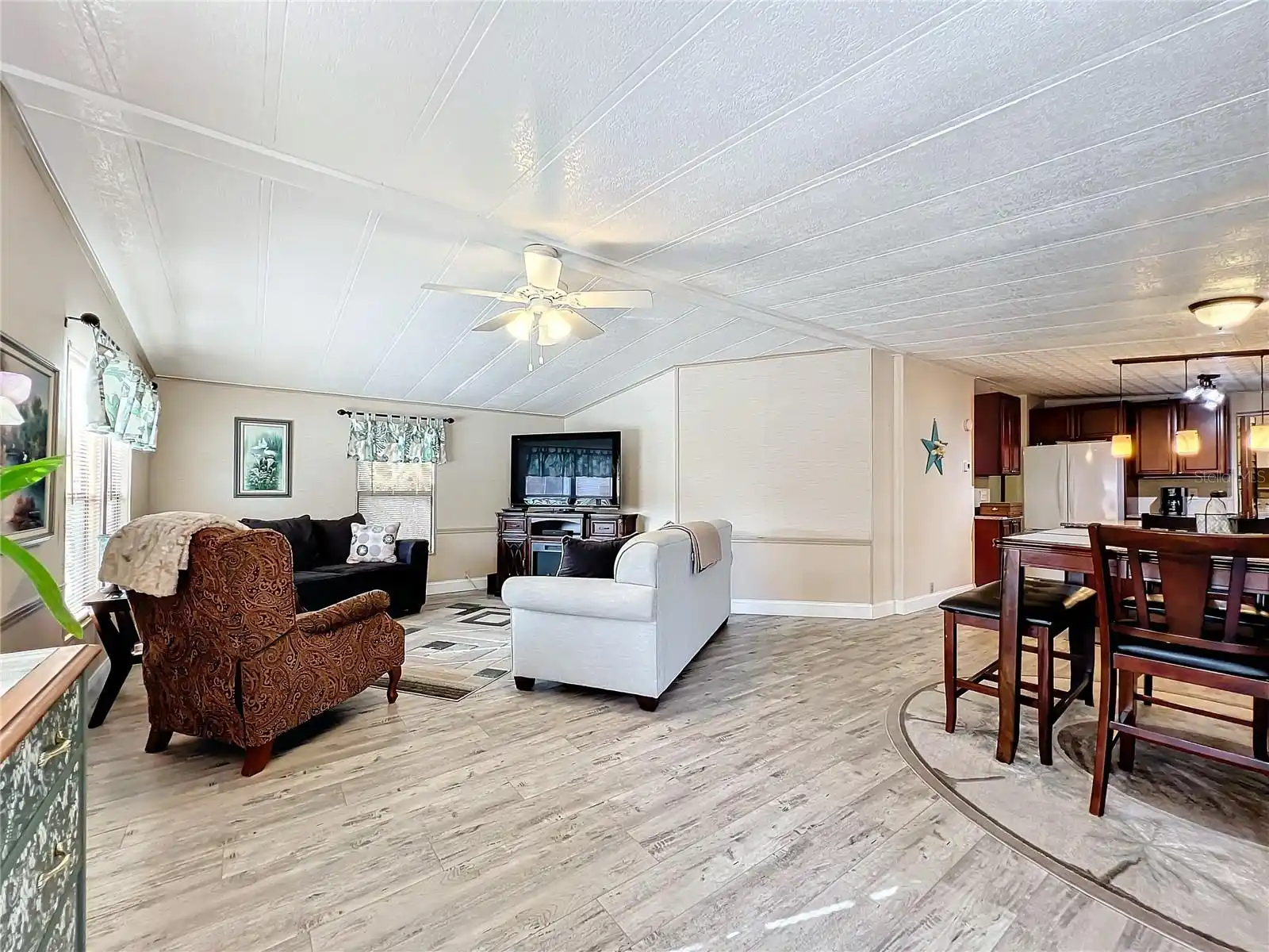 Listing Photo 7