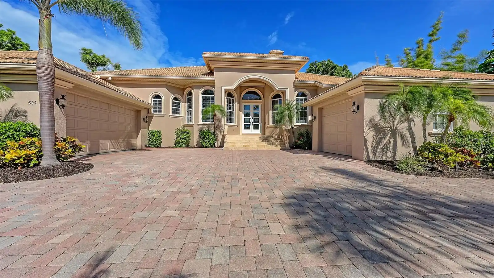 4BR, Home, 3BA, $4,999,999
Read More