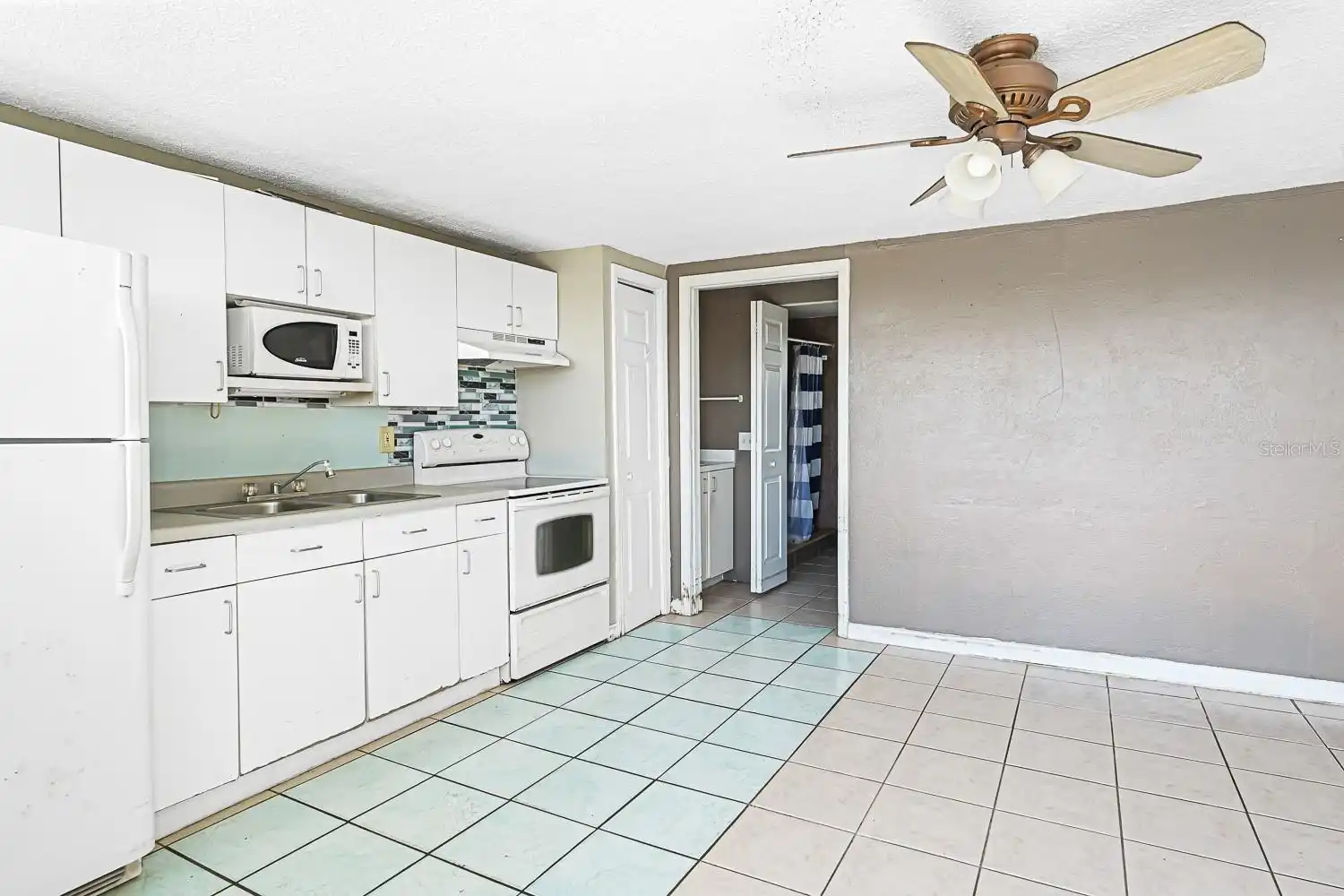 Listing Photo 8