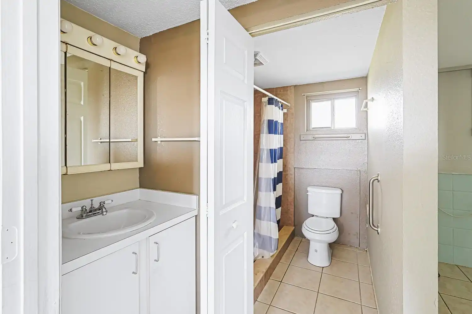 Listing Photo 12