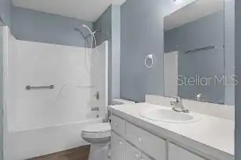 Listing Photo 9