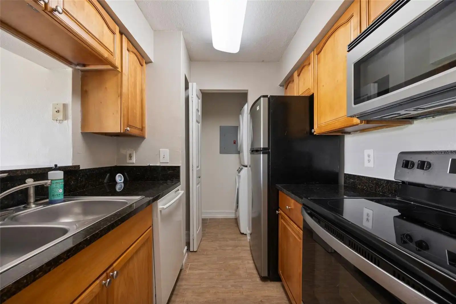 Listing Photo 11