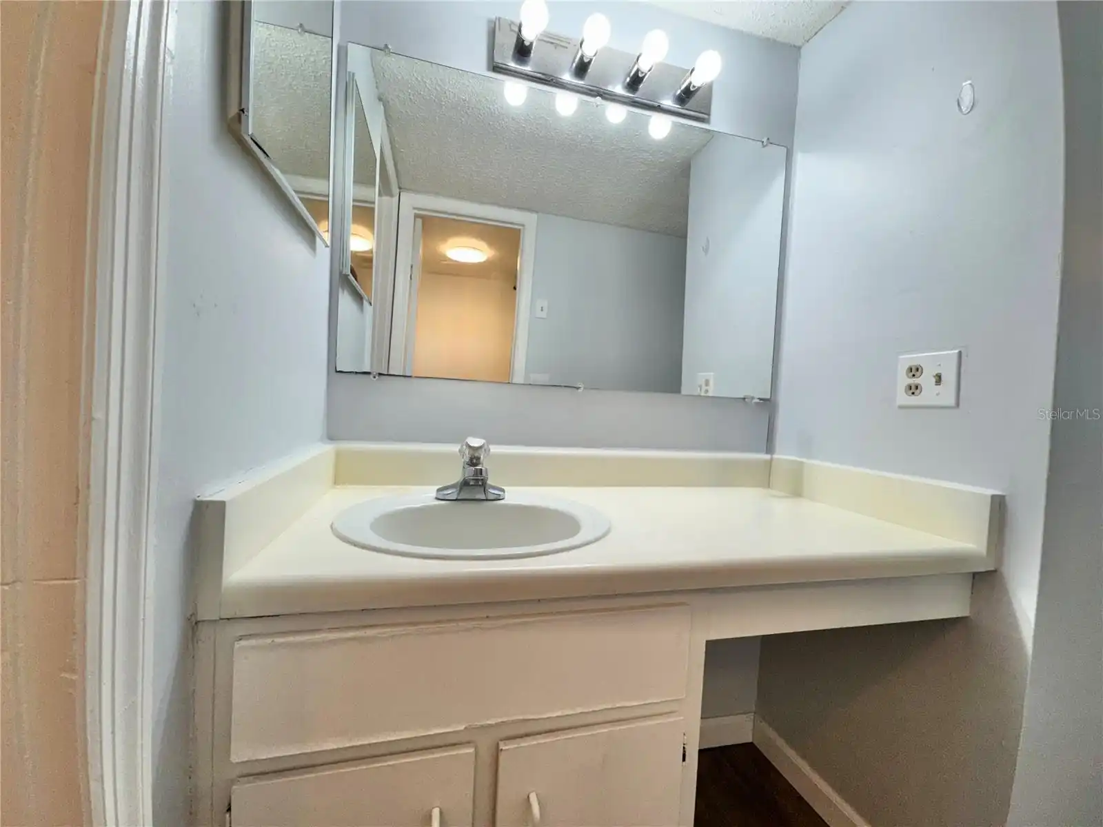 Listing Photo 9
