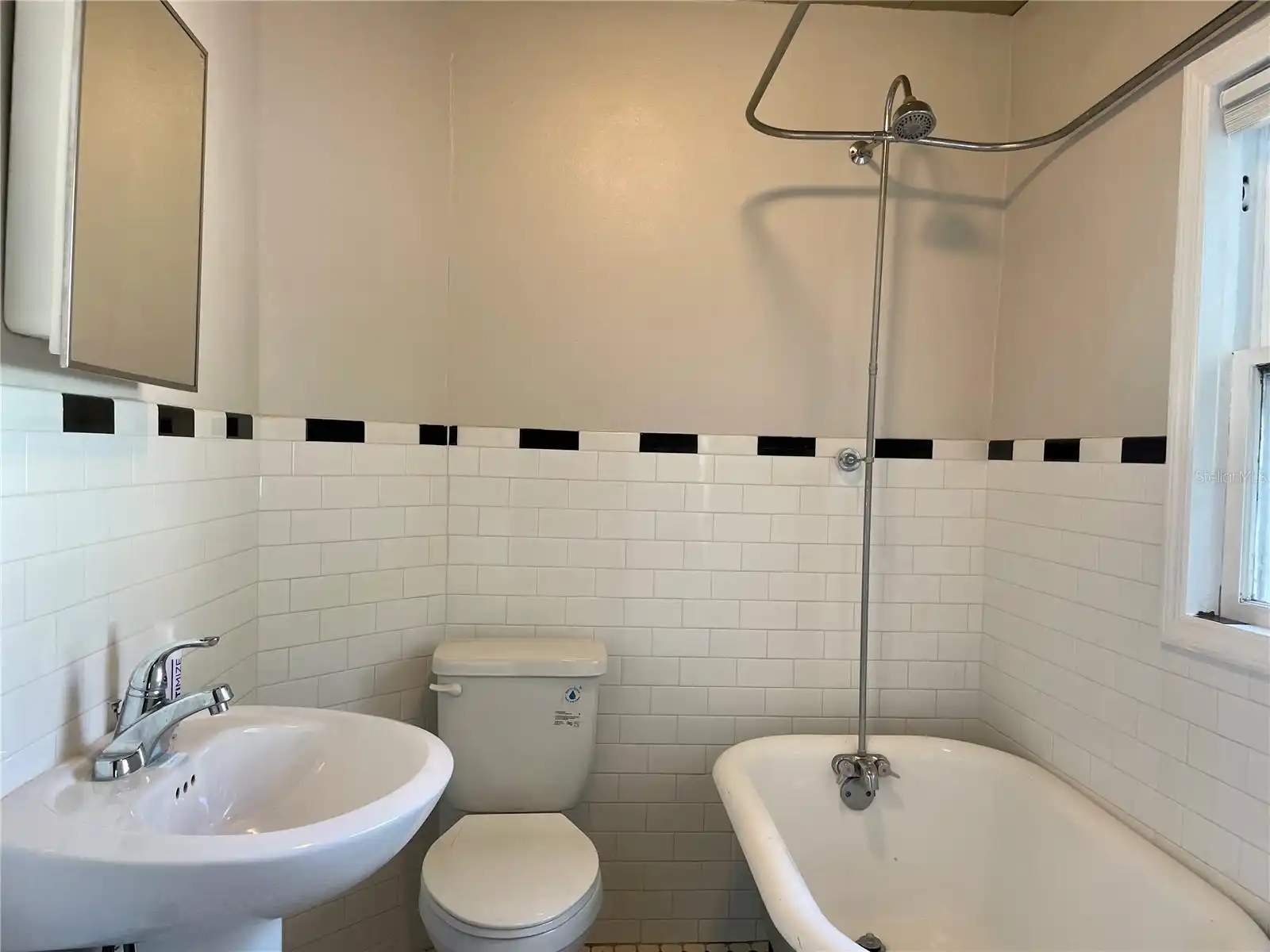 Listing Photo 12