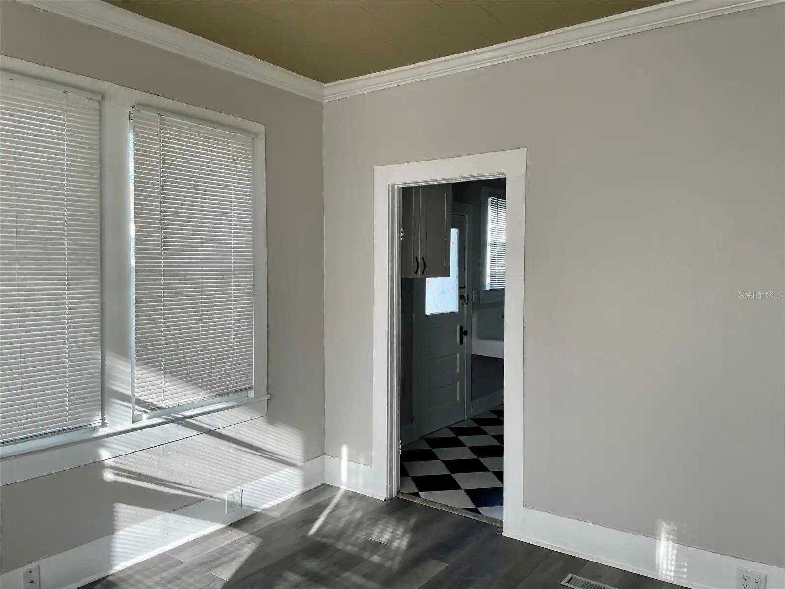 Listing Photo 9