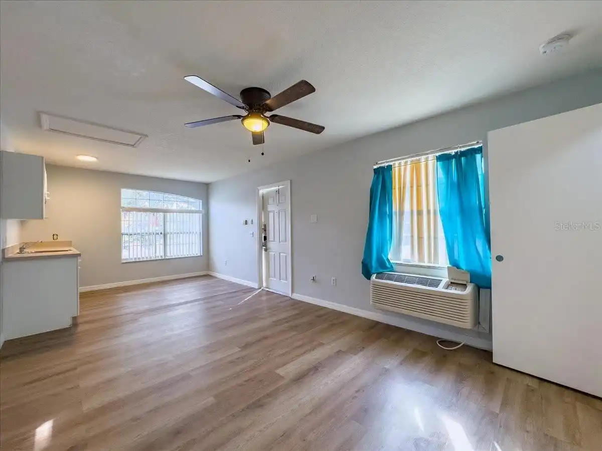 Listing Photo 9