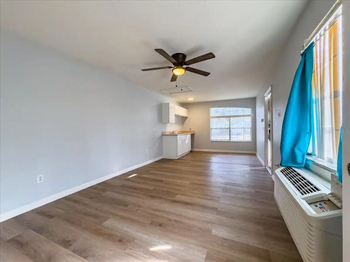 Listing Photo 8