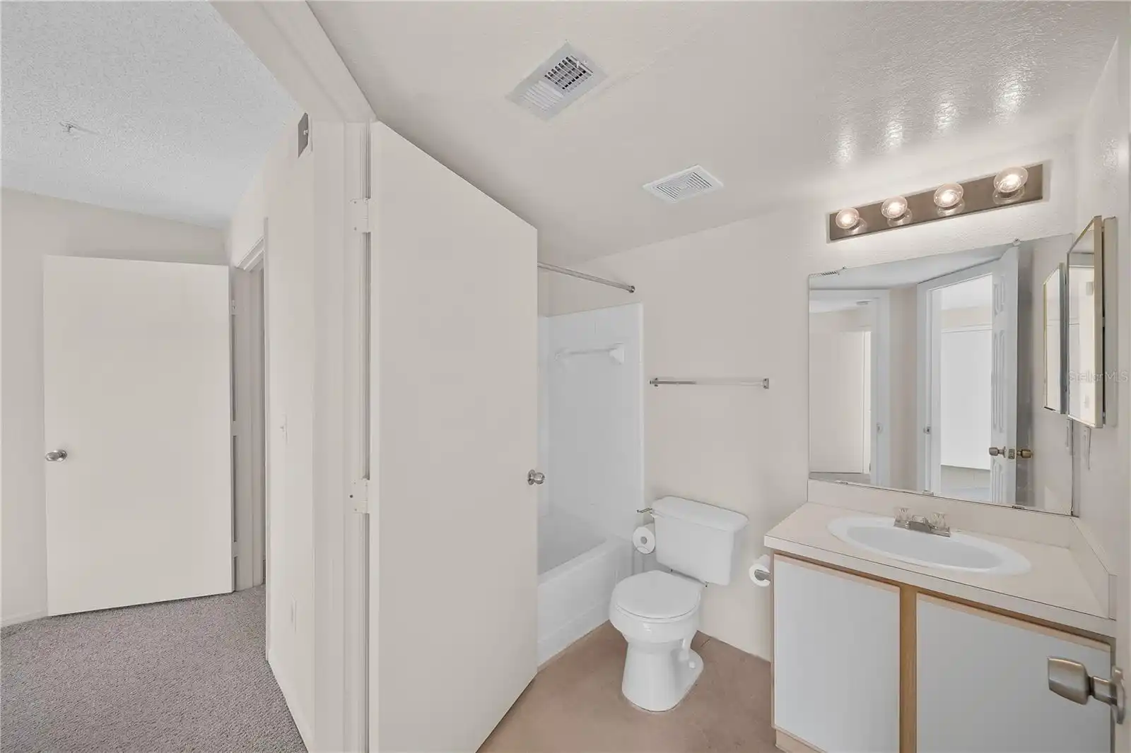 Listing Photo 14
