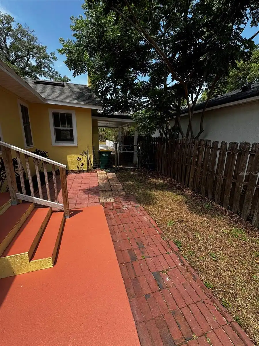 Listing Photo 17