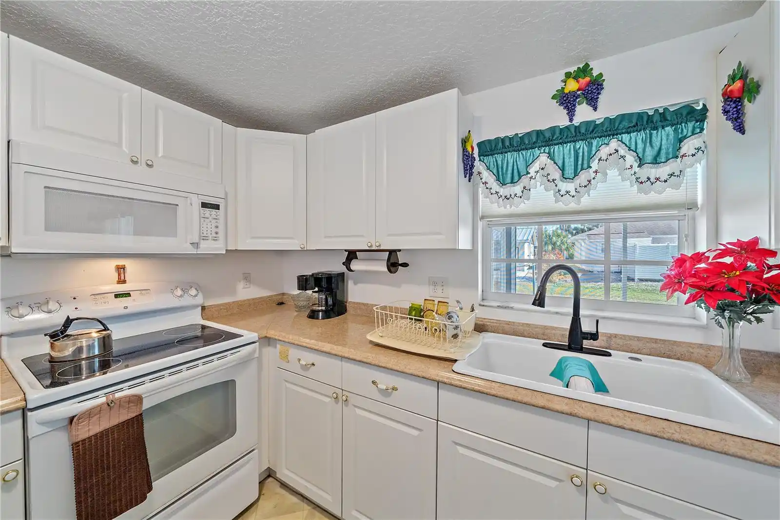 Listing Photo 10