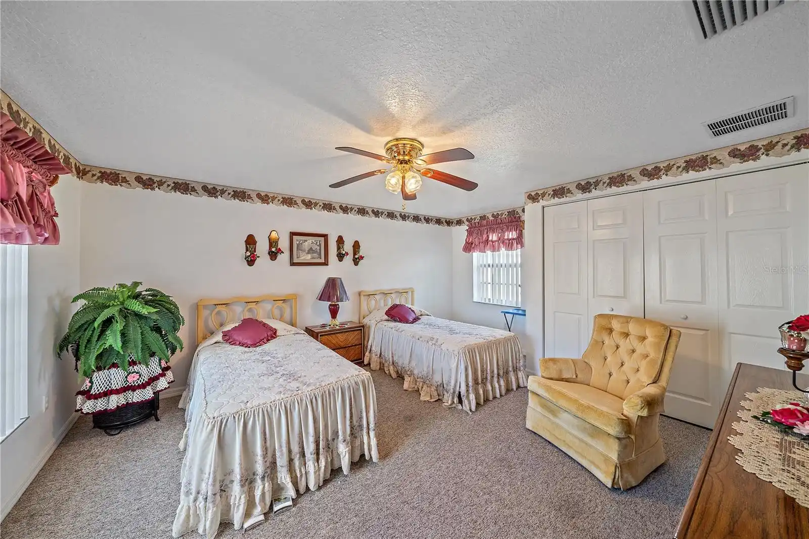 Listing Photo 17