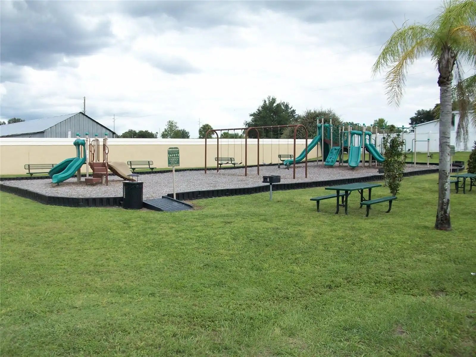 Listing Photo 11