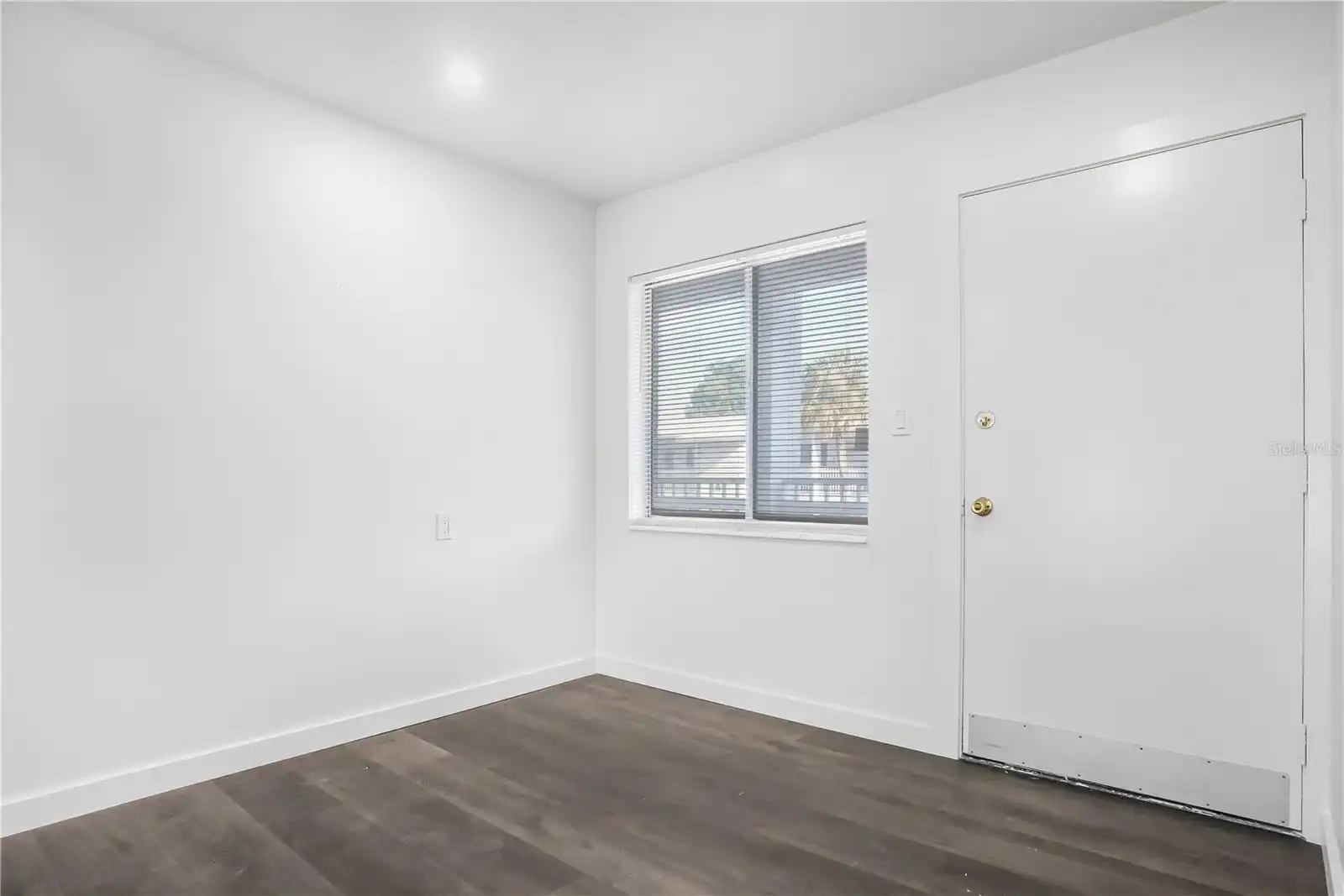 Listing Photo 14