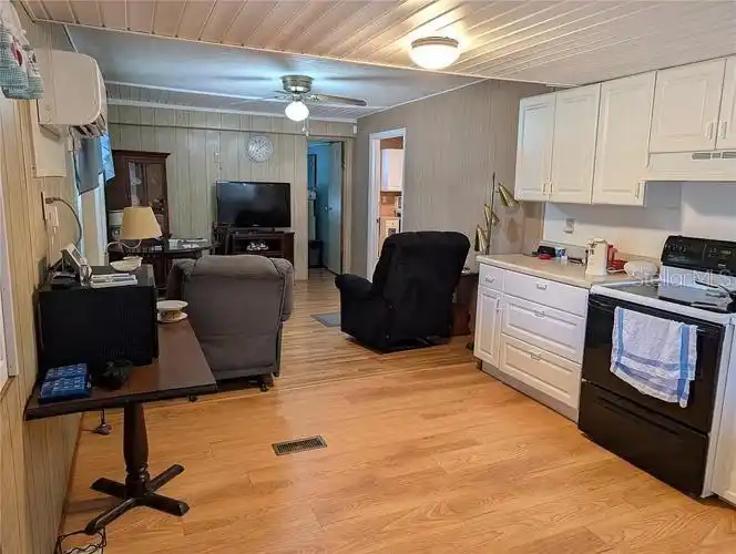 Listing Photo 7