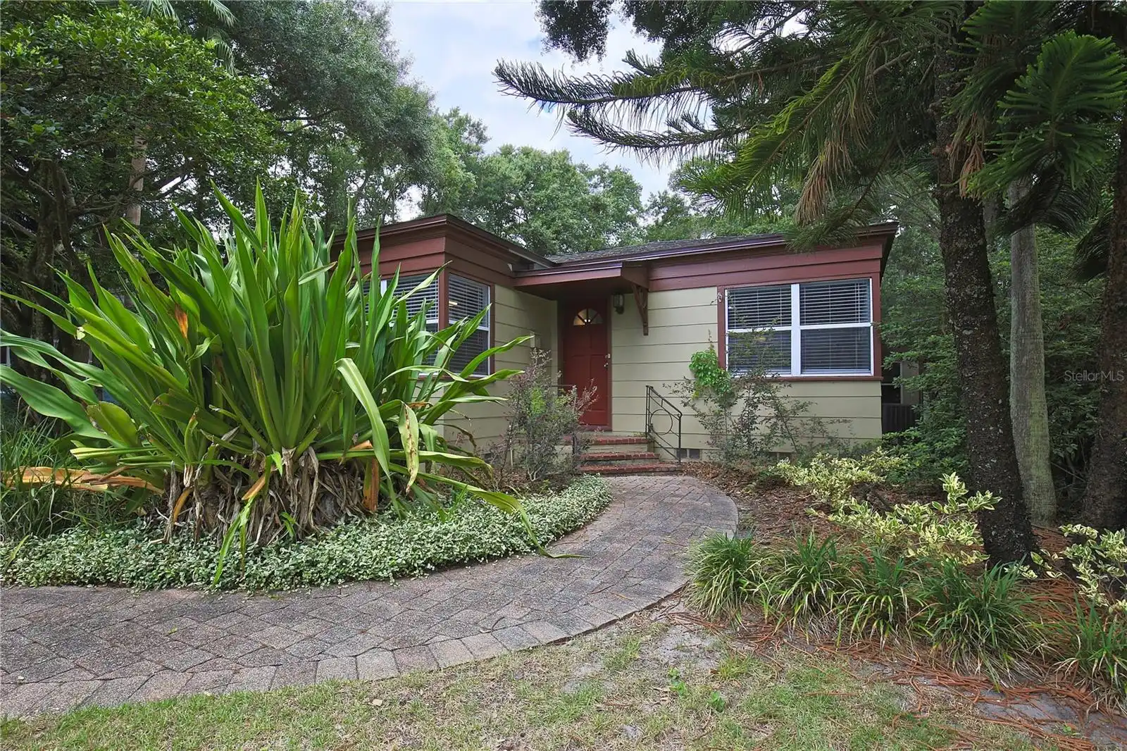 3BR, Residential Lease, 2BA, $3,400
Read More