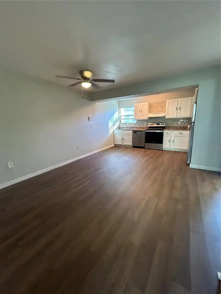 Listing Photo 8