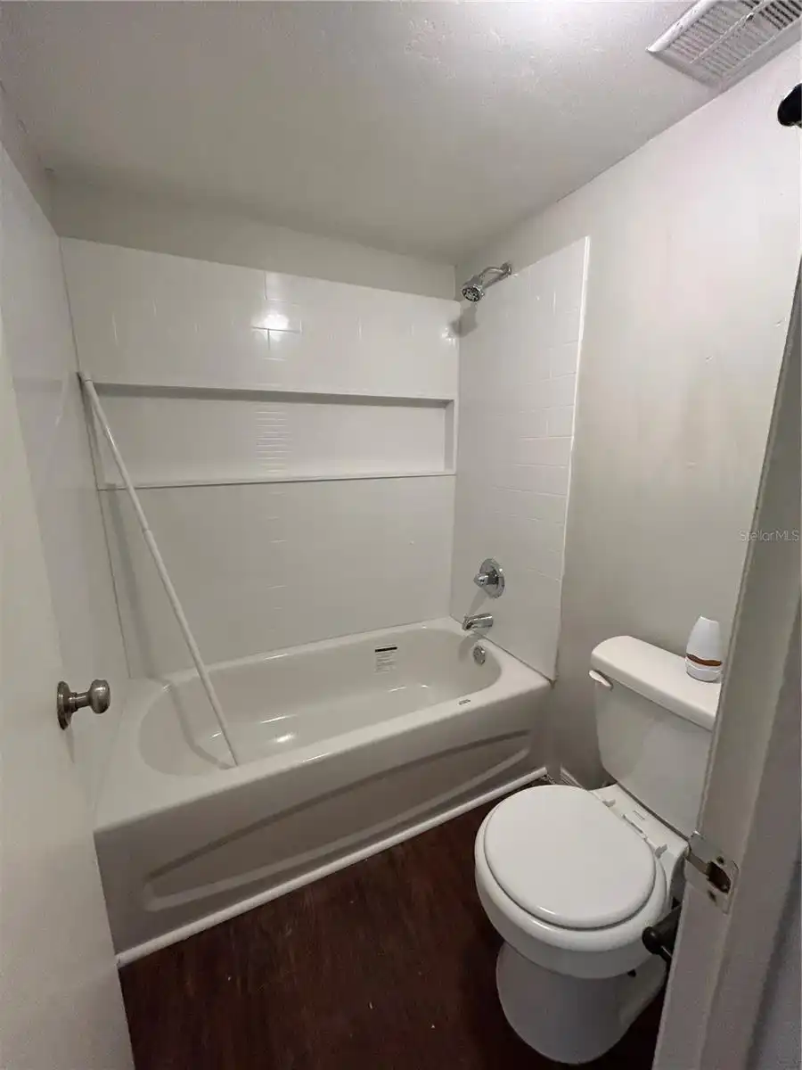 Listing Photo 10
