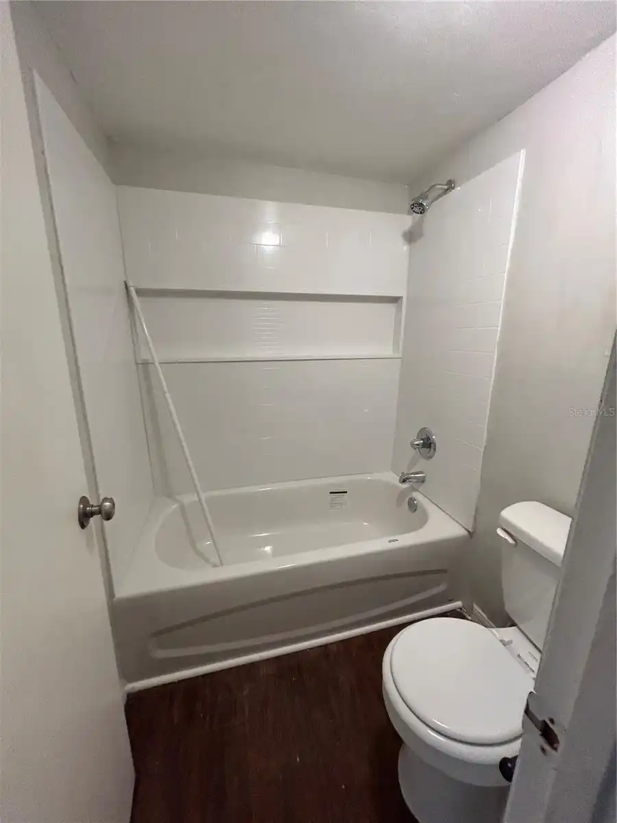 Listing Photo 11