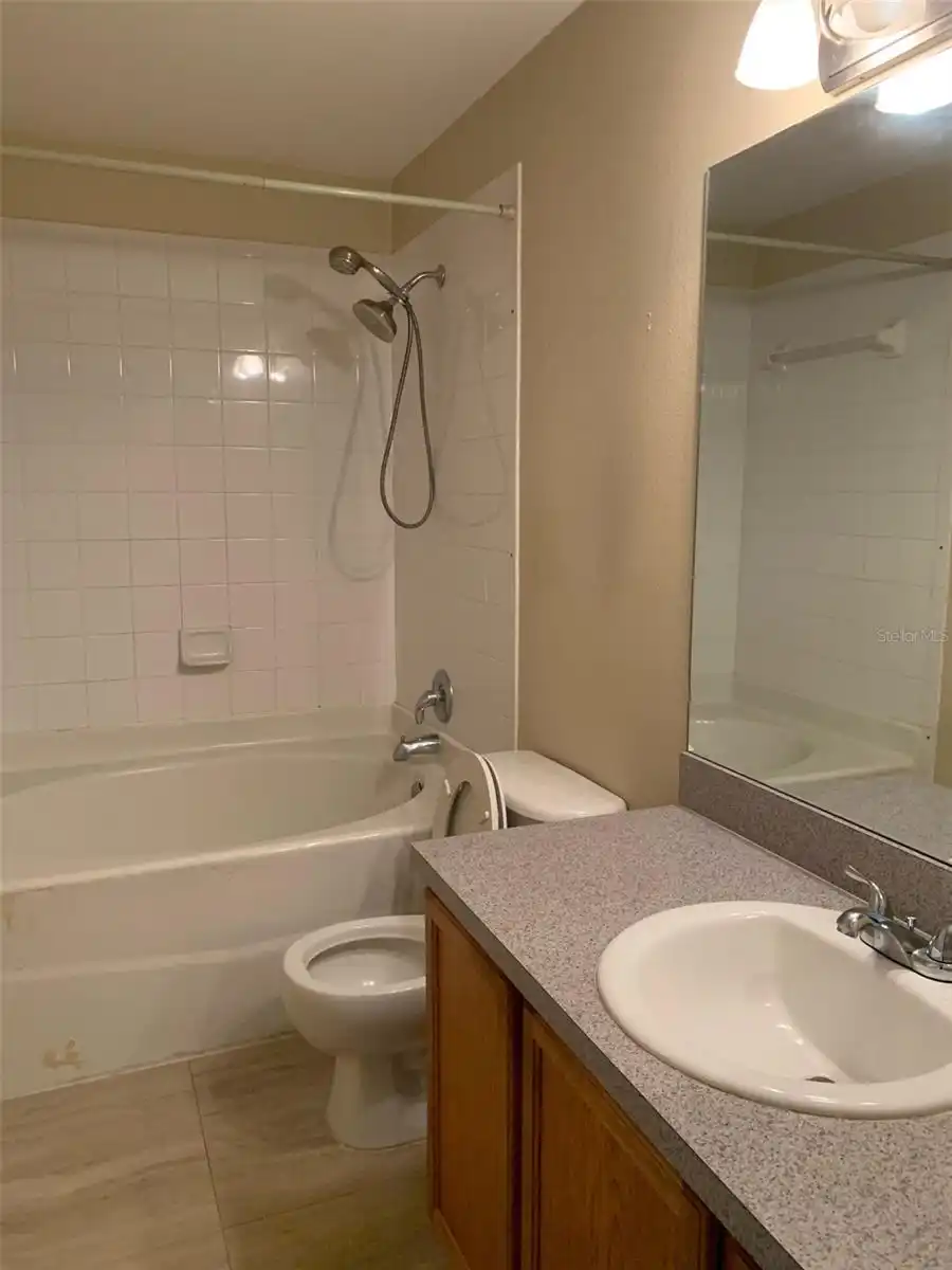 Listing Photo 12