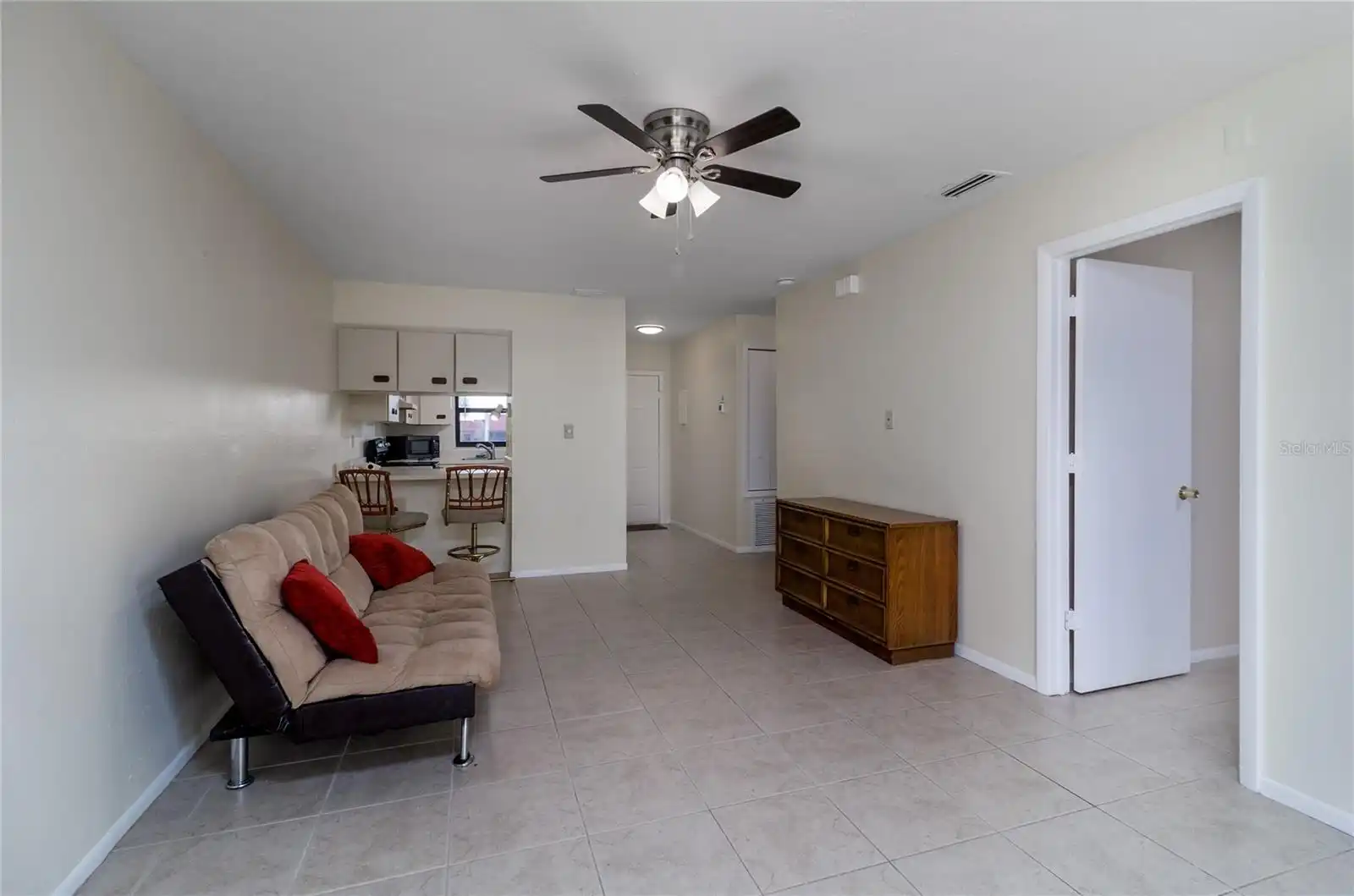 Listing Photo 8