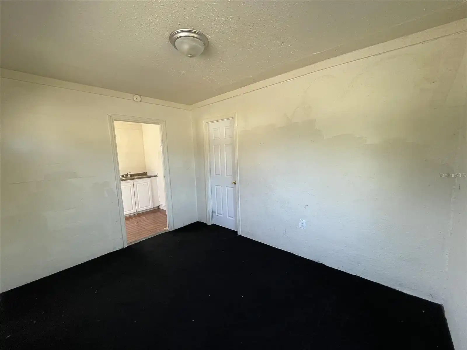 Listing Photo 6