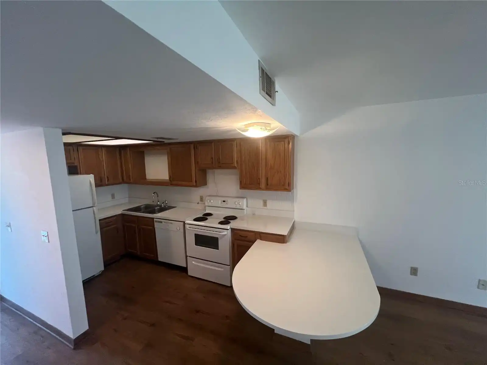Listing Photo 6
