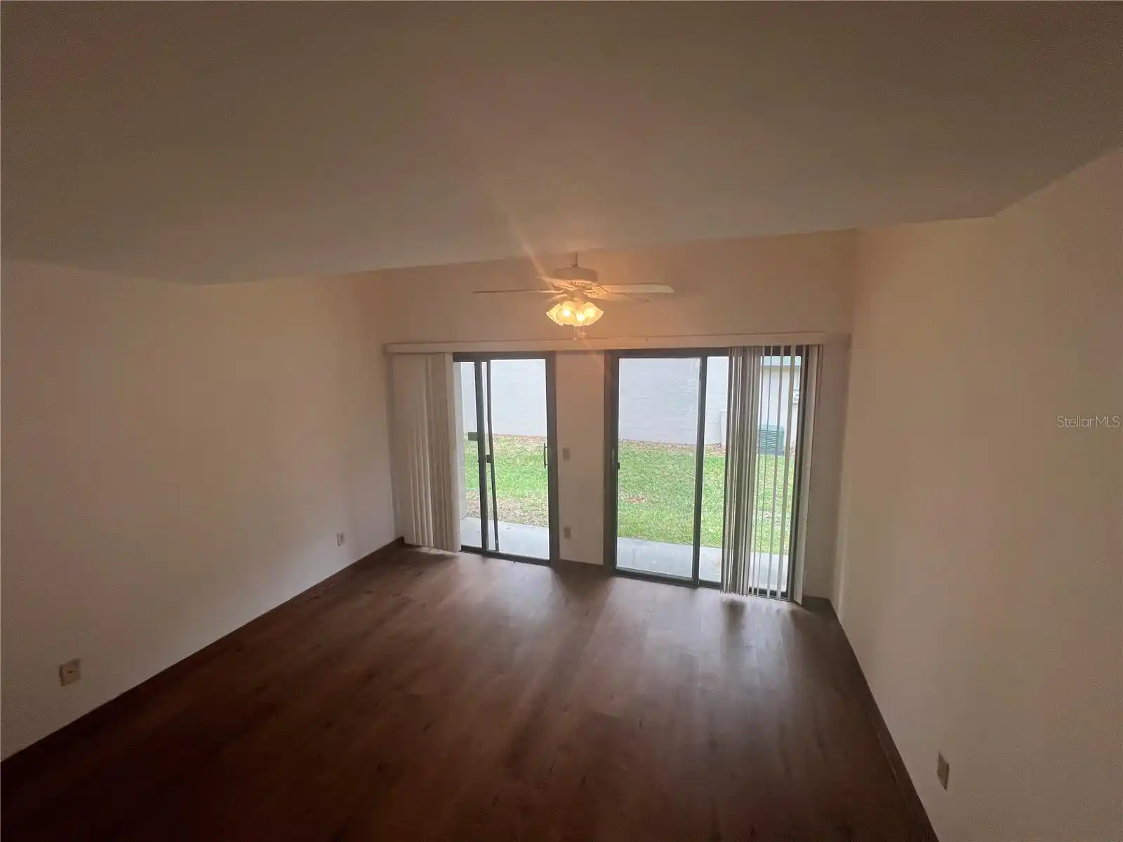 Listing Photo 11